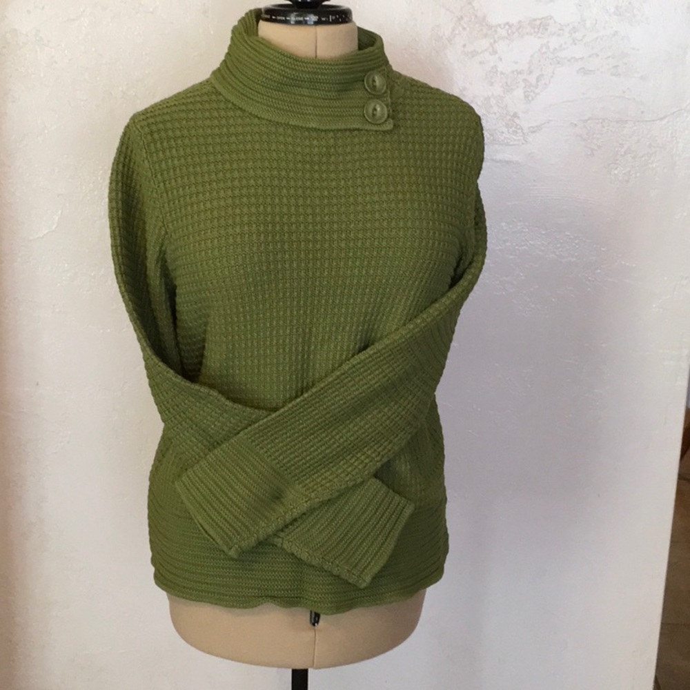 Splendor green 2 button modified turtleneck - Picture 8 of 10